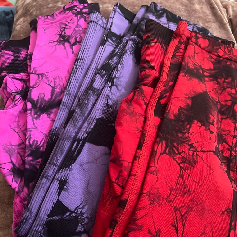 Tie Dye Scrunch Butt Leggings